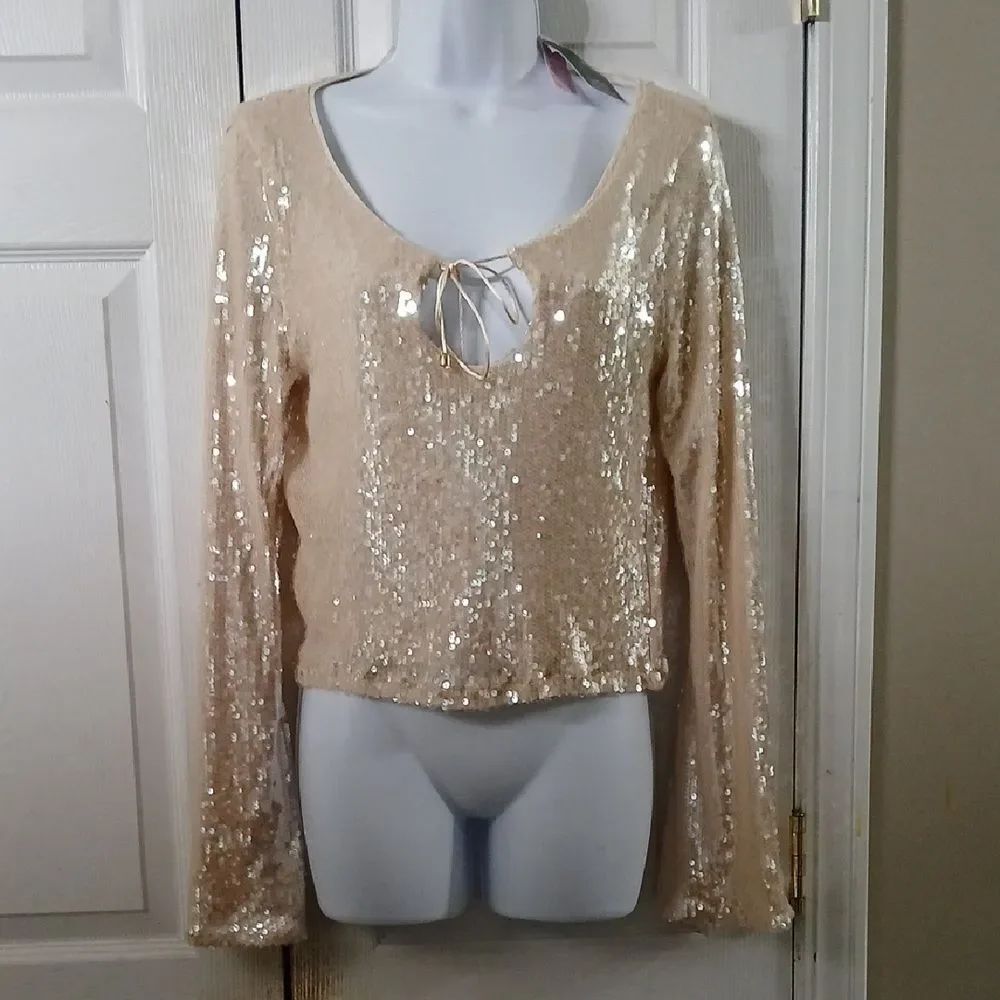 Wild Fable champagne color long sleeve sequin blouse Sz M NWT